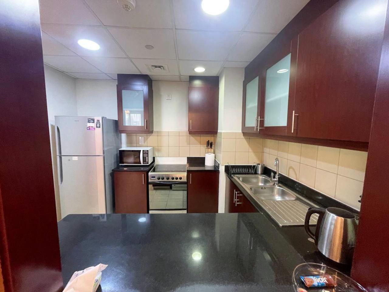 Apartment Family Apartment, Prime Location In Jbr, Location Managed By Sunnyhomes *